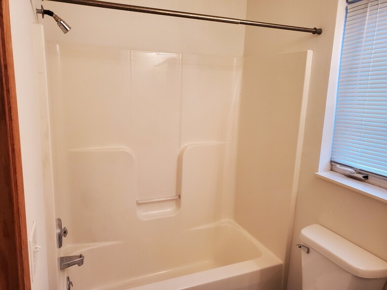 1st bathroom - 5101 Horned Owl Dr