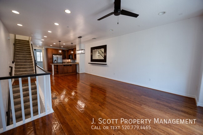 Building Photo - 2445 E Montecito Ave