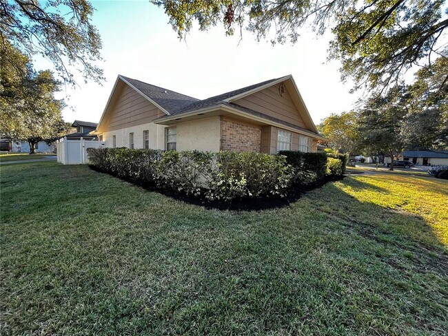 Building Photo - 1329 Medinah Ct