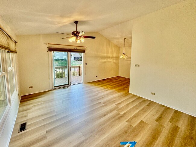 Building Photo - 2724 Weeping Willow Dr