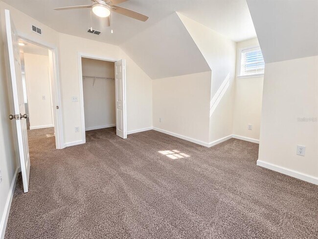 Building Photo - 16013 Stags Leap Dr