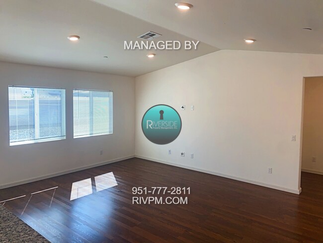 Building Photo - REMARKABLE RENTAL OPPORTUNITY IN SAN JACIN...