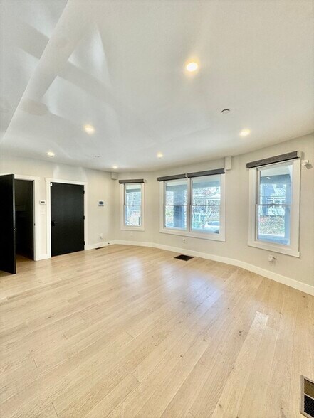 Building Photo - 8 Robeson St