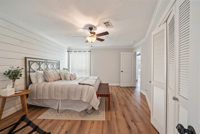 Building Photo - 3203 Poe Dr