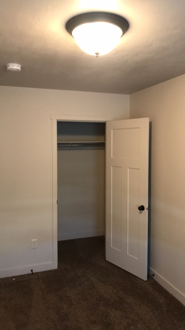 Building Photo - Amazing 3 Story Vineyard Townhome w 1 car ...