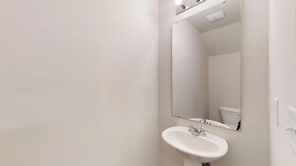 Building Photo - 1516 Tamarino Dr