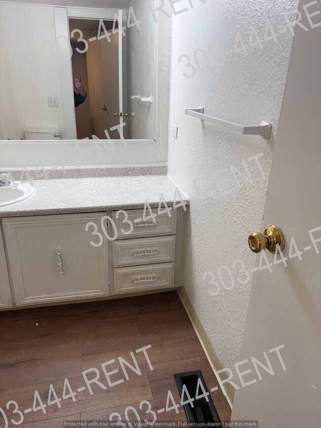 Building Photo - Move In Special $500.00 off next month rent  3 Bedroom Mobile Home in Thornton!