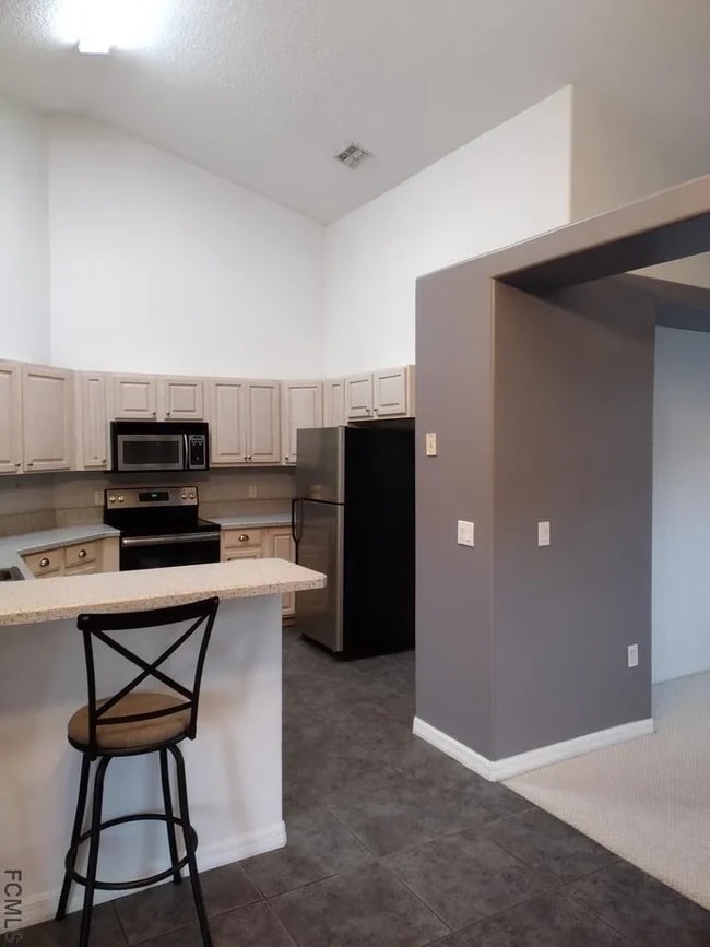 Building Photo - 12 Zorlou Ct