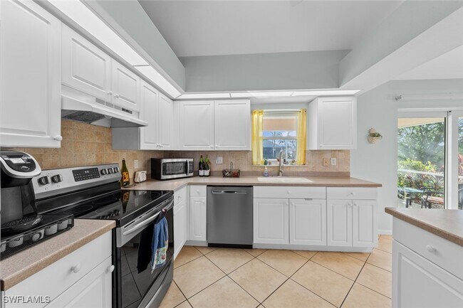 Building Photo - 1709 SW 15th Pl