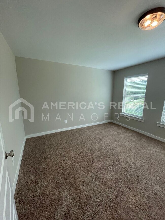 Building Photo - Home for Rent in Weaver, AL!!! Available to View Now!!! DEPOSIT PENDING!
