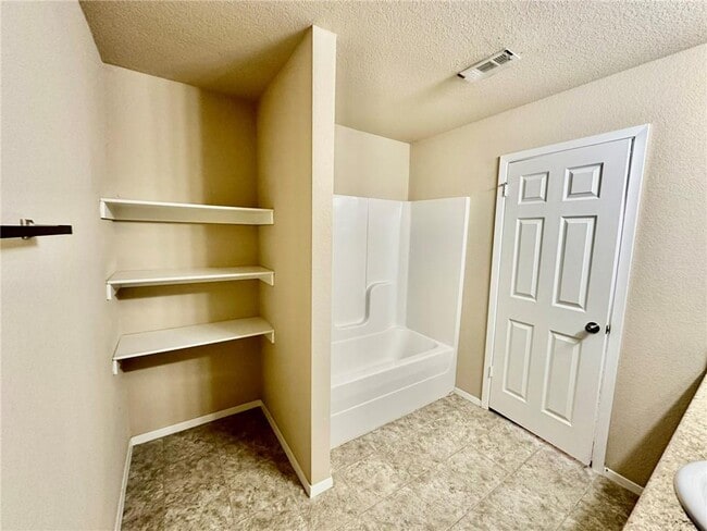 Building Photo - 816 NW 68th Ave