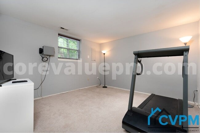 Building Photo - 11863 New Country Ln