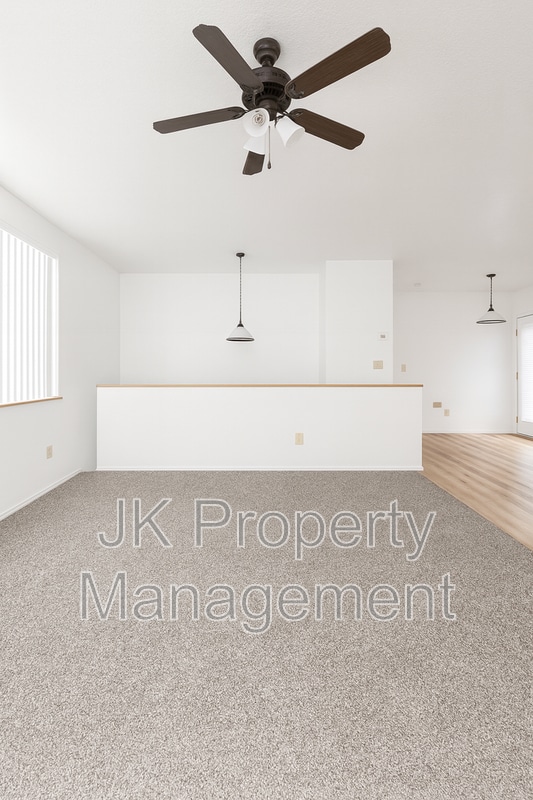 Building Photo - 819 6th Ave S