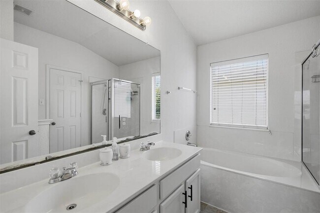 Building Photo - 912 Sweet Leaf Ln