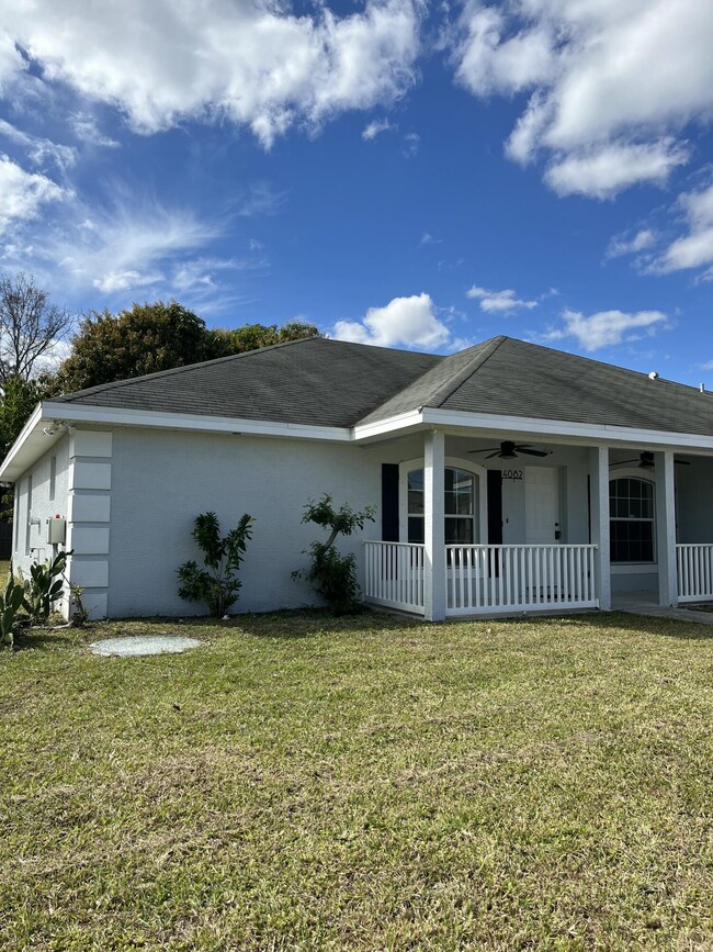 Building Photo - 4082 SW Cheribon St