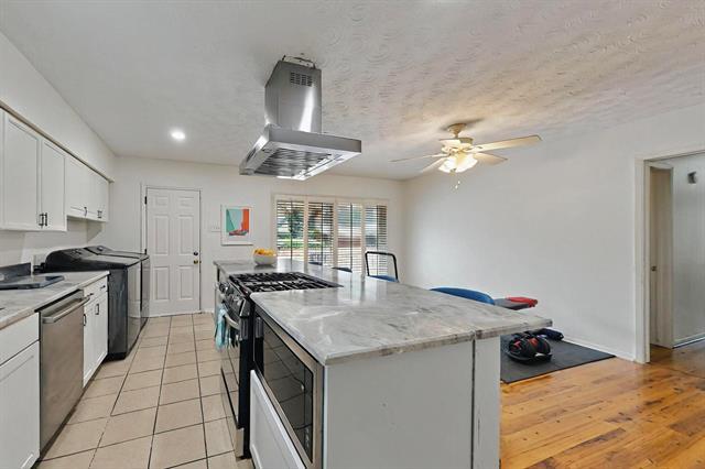 Building Photo - 7305 Lehigh Dr