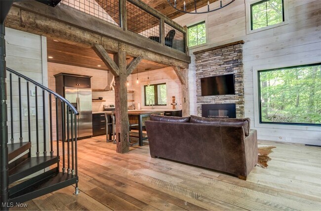 Building Photo - 6287 Riverview Rd