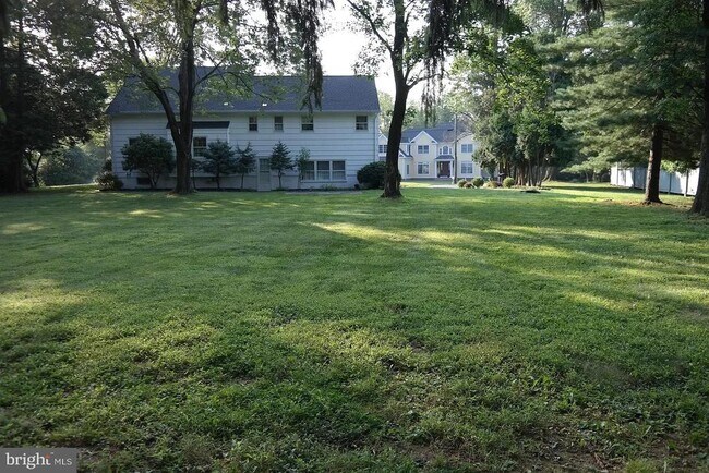 Building Photo - 269 Shady Brook Ln