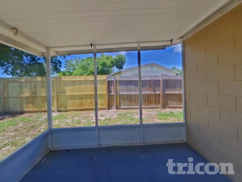 Building Photo - 10294 129th Terrace N
