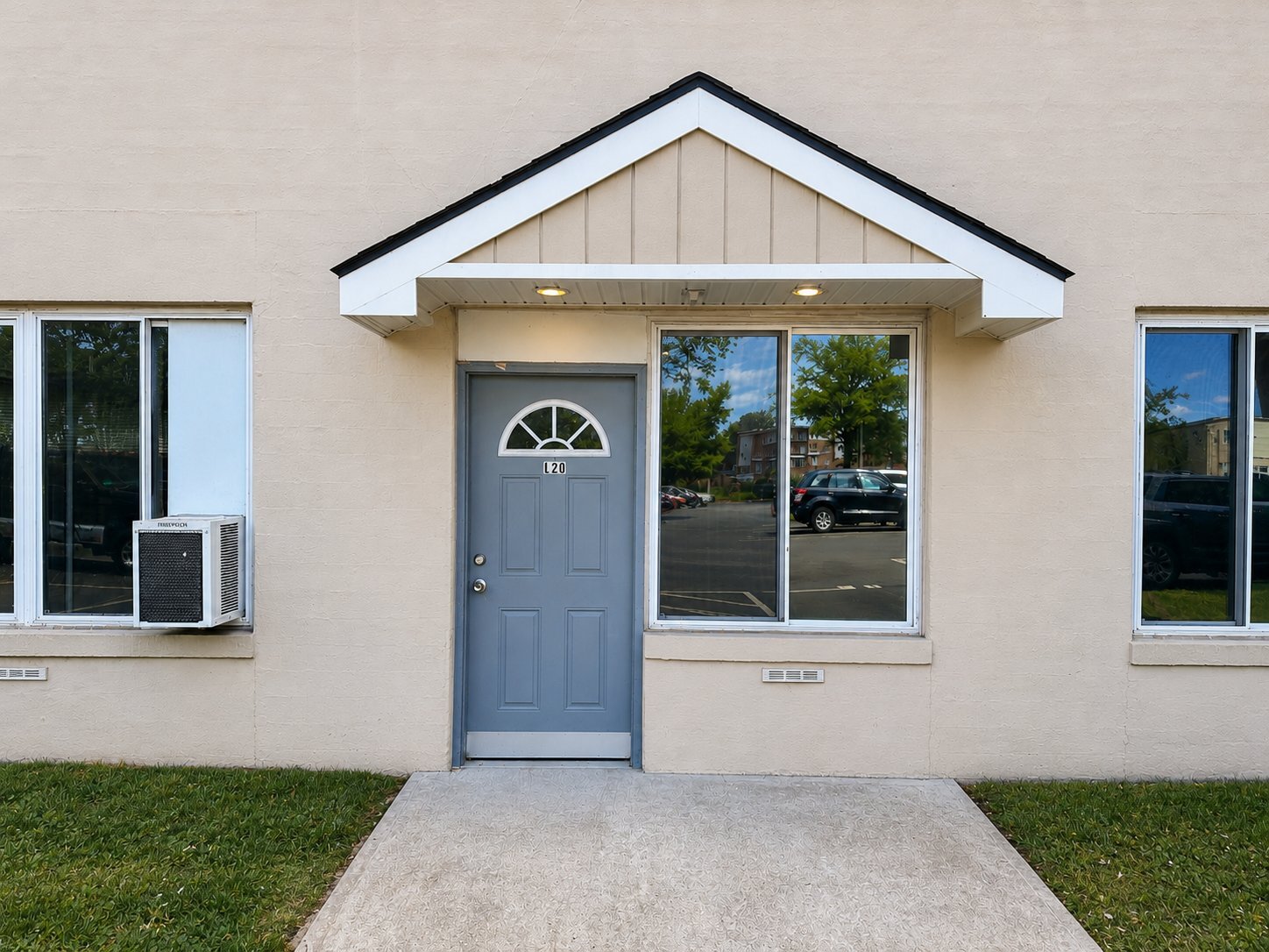 Building Photo - 71 Catlin St