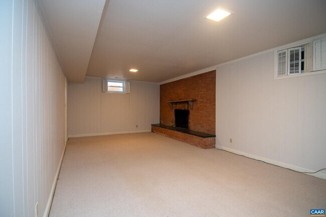 Building Photo - 1313 Grove Rd