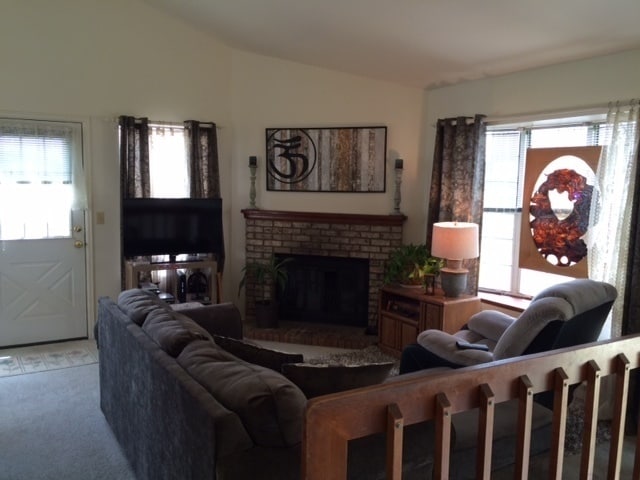 Building Photo - Awesome 4 Bedroom 2 Bath Townhome - Bike t...
