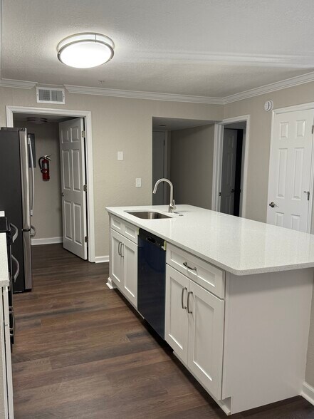 Kitchen - 705 Boardwalk Dr