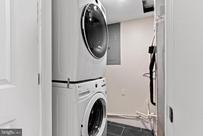 Building Photo - 2539 Cecil B. Moore Ave