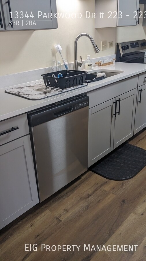 Building Photo - 13344 Parkwood Dr