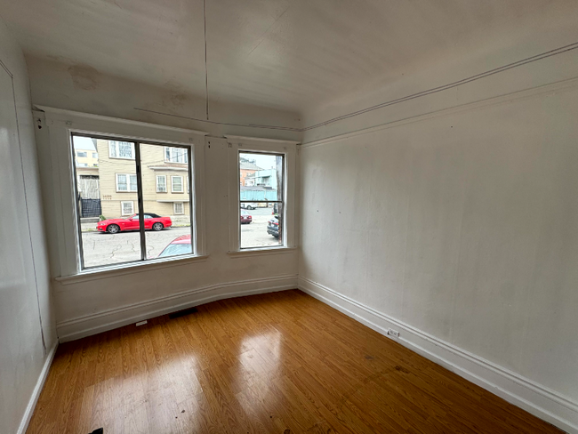 Building Photo - 1429 2nd Ave