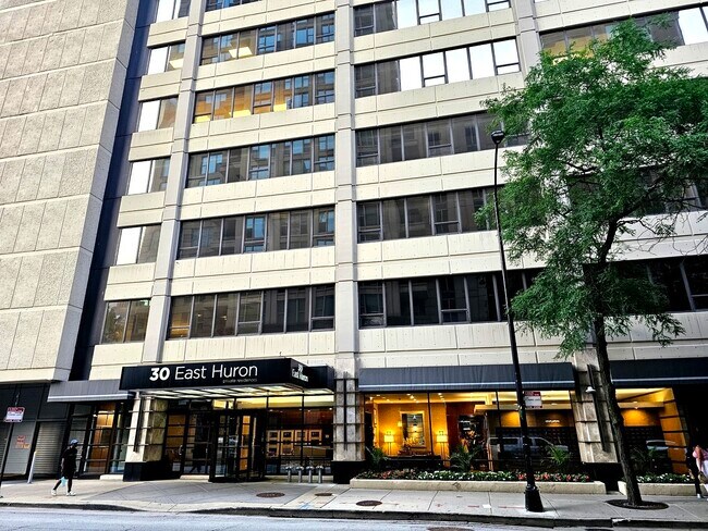 Primary Photo - 30 E Huron St