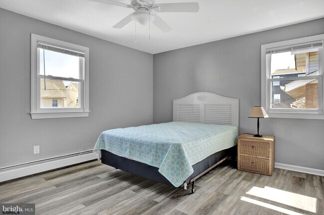 Building Photo - 15 N Victoria Ave