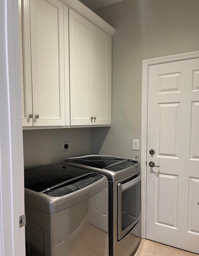 Building Photo - 1703 Pierside Cir