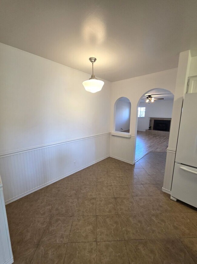 Building Photo - Delightful Single Story 2/2 with Expanded Bath and Beautiful Gardens