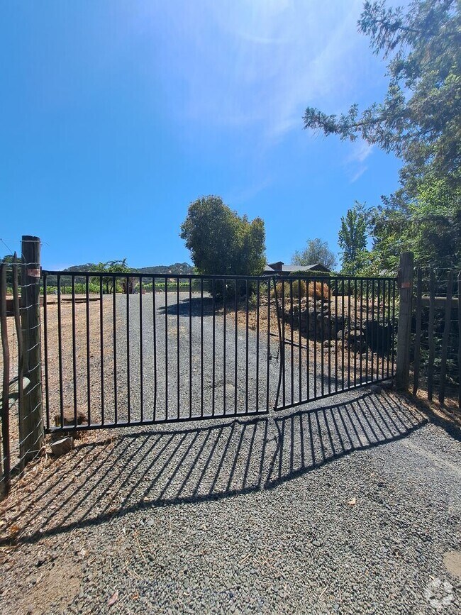 Building Photo - Living that Country Life in Napa - Close t...