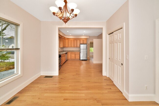 Building Photo - 22 High St