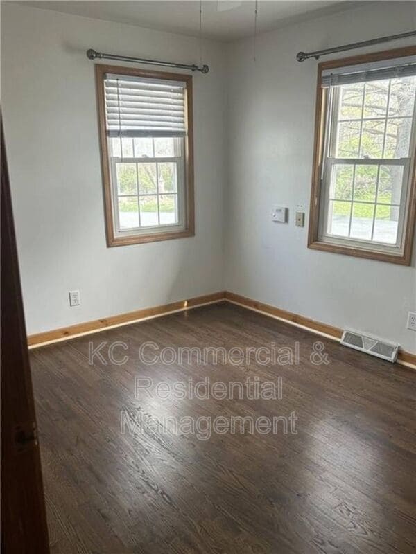 Building Photo - 7809 NE San Rafael Dr