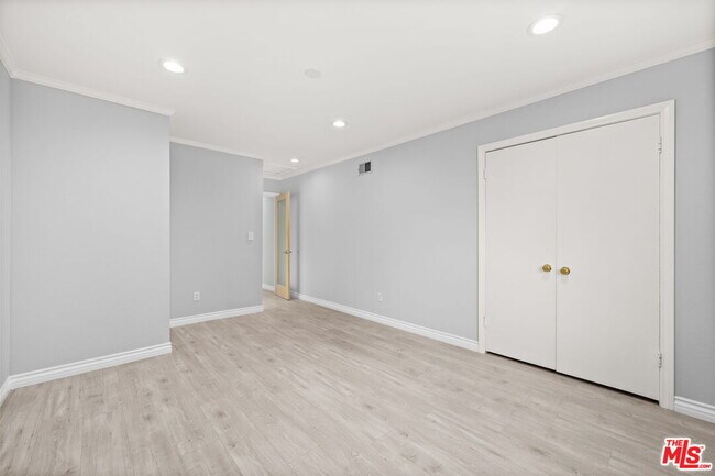 Building Photo - 22116 Blythe St