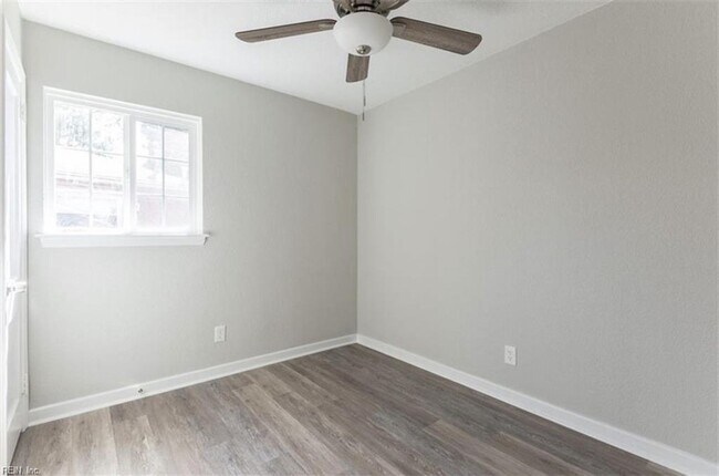 Building Photo - 5425 Silbert Rd