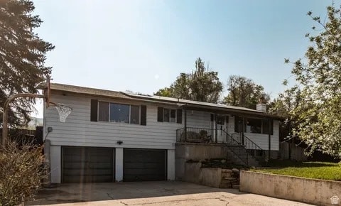 Building Photo - 1455 S Hoytsville Rd