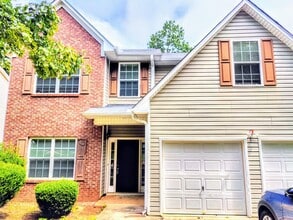 Building Photo - 4750 Ferncrest Pl