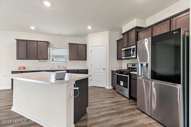 Building Photo - 187 Logrono Ct