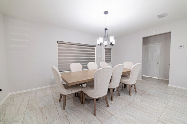 Building Photo - 5405 Jersey Dr