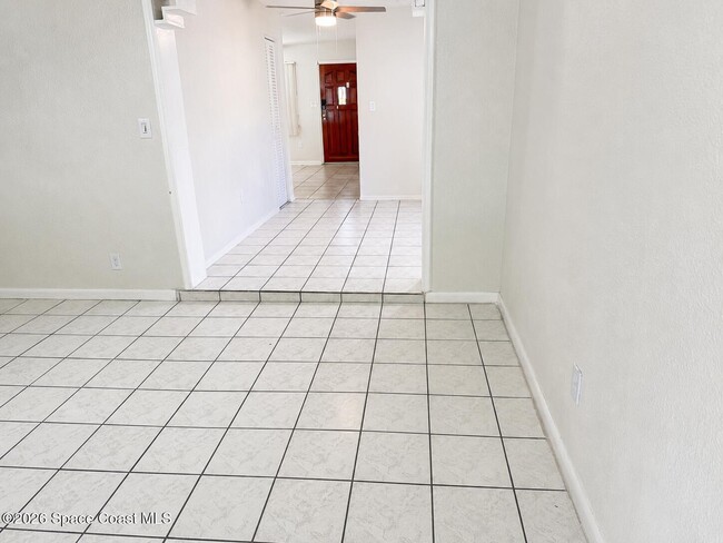 Building Photo - 1425 Holland St