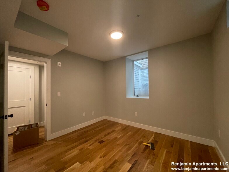 Building Photo - 199 Boylston St