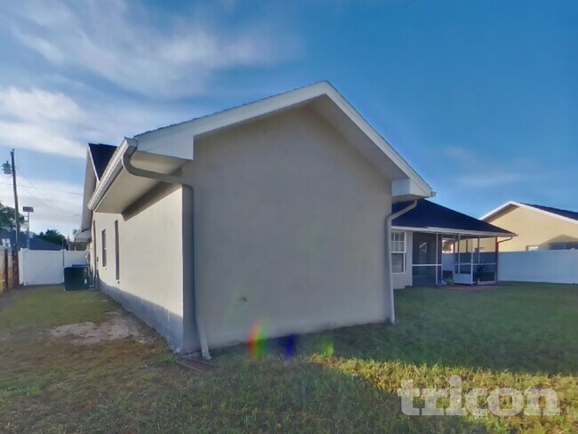 Building Photo - 14638 Coronado Dr