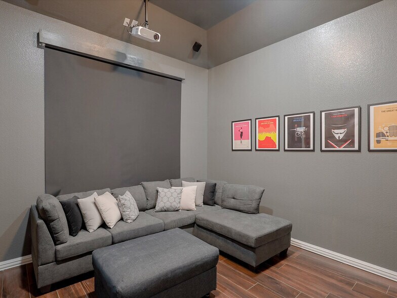 Building Photo - 2620 Bordeaux Dr