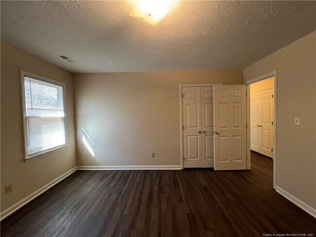 Building Photo - 2587 Gotts Ln