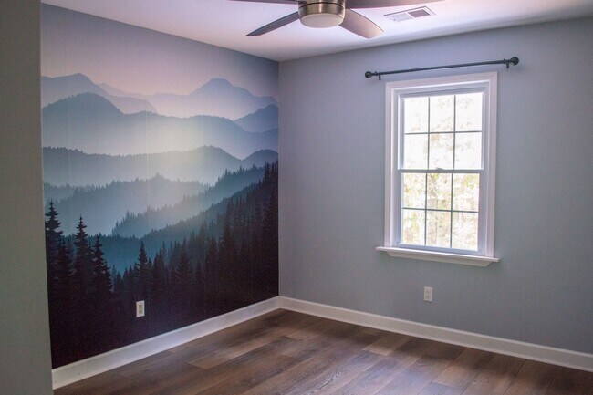 Building Photo - 1930 Oak Ridge Ct