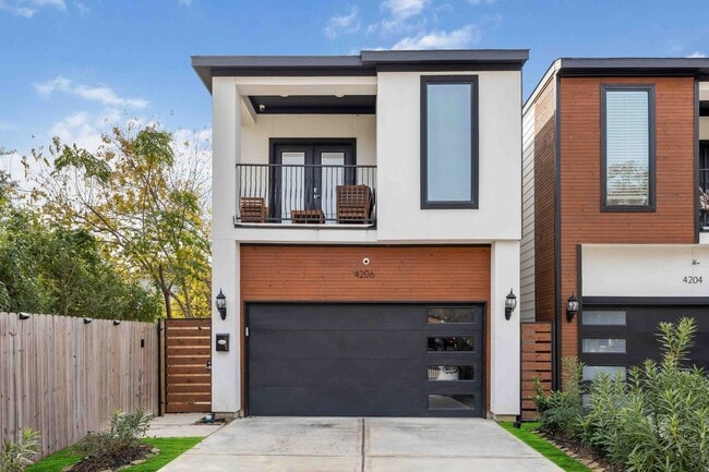 Building Photo - 4206 Hershe St